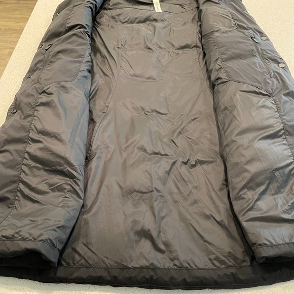 lululemon athletica Black Puffer Vest - Picture 7 of 16